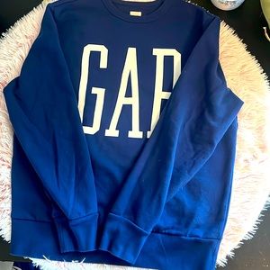 GAP Men’s Crewneck
